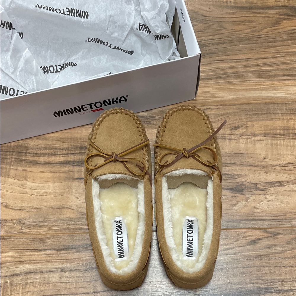 Minnetonka Women's Brown Moccasins